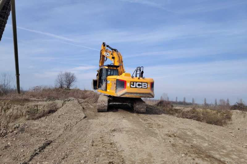 OmecoHub - Immagine JCB 220X L4F